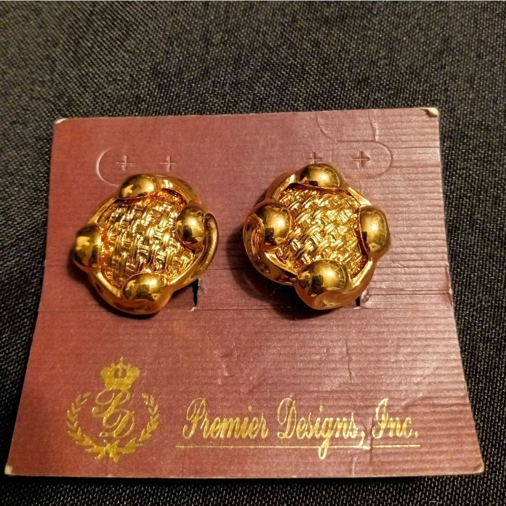 Gold Weave Round Clip Earrings